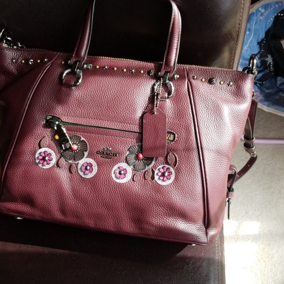 Like new Coach handbag with optional strap - Picture 6 of 6